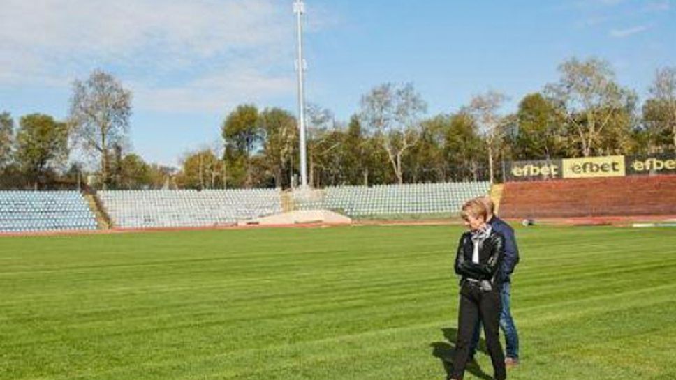 Министърът на спорта инспектира стадиона в Русе