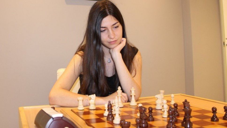 Антоанета Стефанова губи, Габриела Антова печели в четвъртия кръг на ЕП по шахмат
