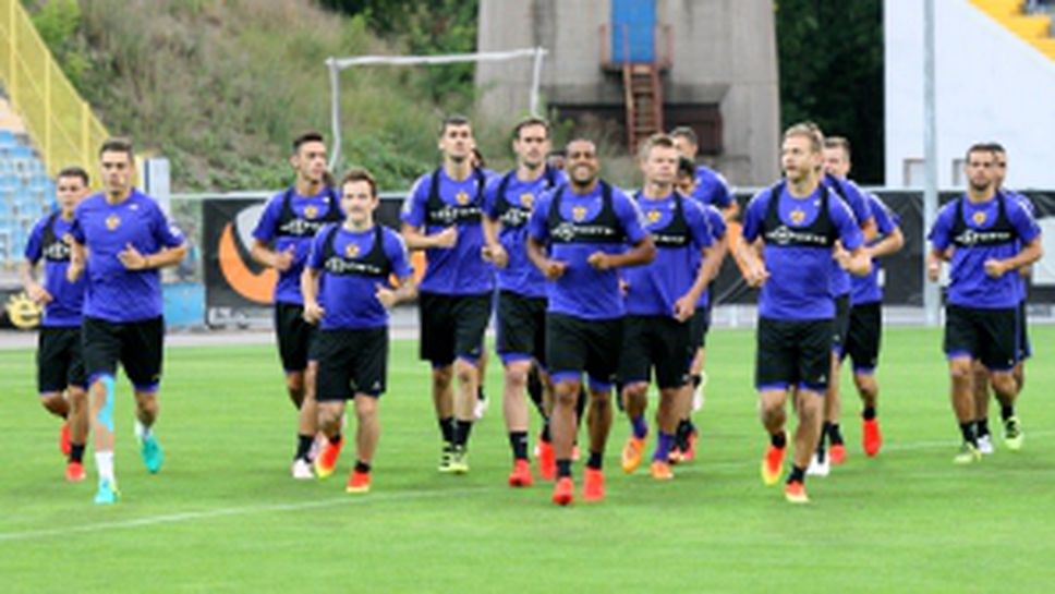 Футболистите на Марибор с вечерна тренировка