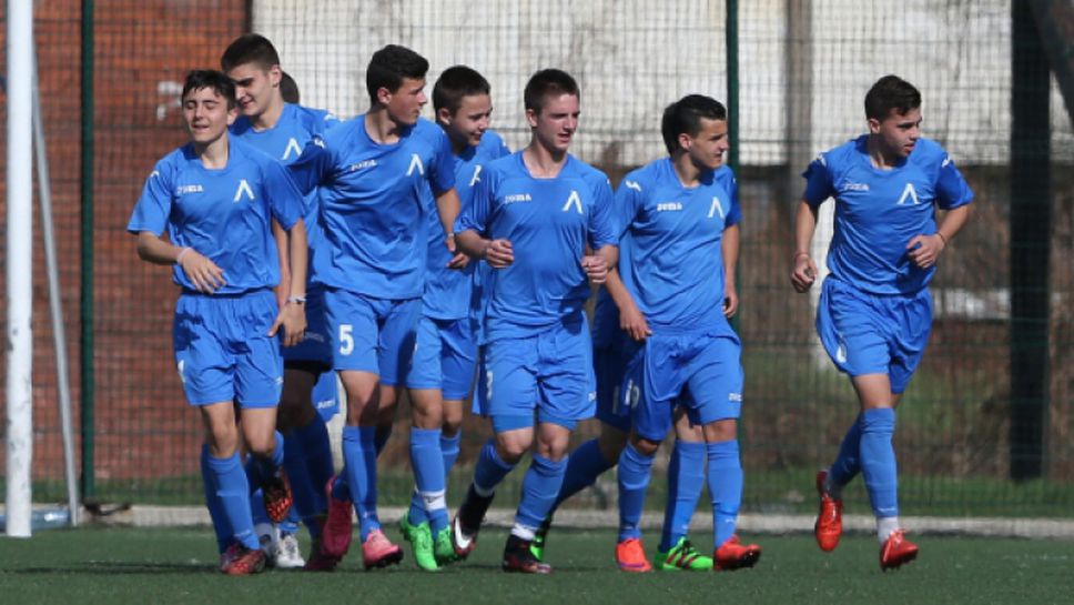 Станислав Иванов с два гола за победата на Левски срещу Чавдар с 4:0 (U-17)