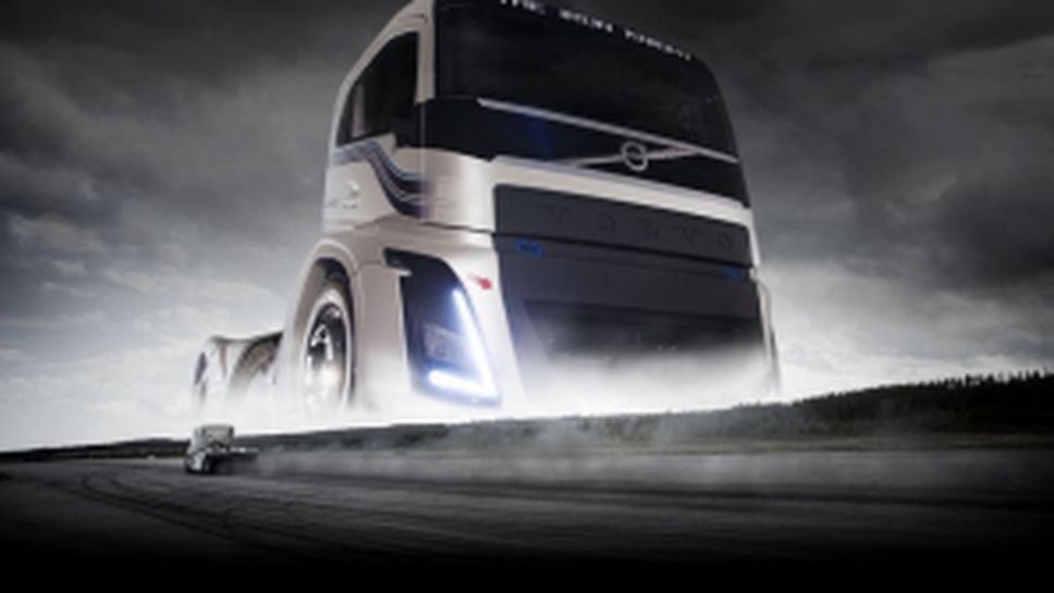 С два нови рекорда The Iron Knight е най-бързият камион в света