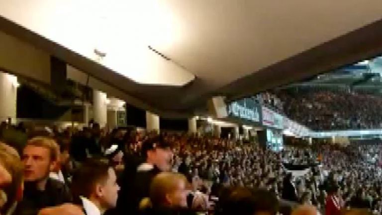 Феновете на Айнтрахт за малко да срутят собствения си стадион