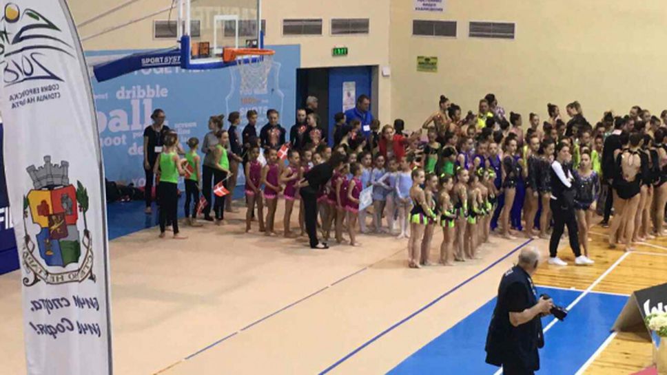 Гимнастички от 3 до 82 години на уникален турнир в "Триадица"