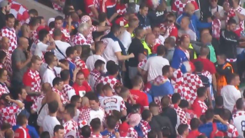 Меле в сектора на Хърватия на мача срещу Чехия