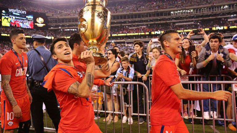 Чили вдигна Копа Америка 2016