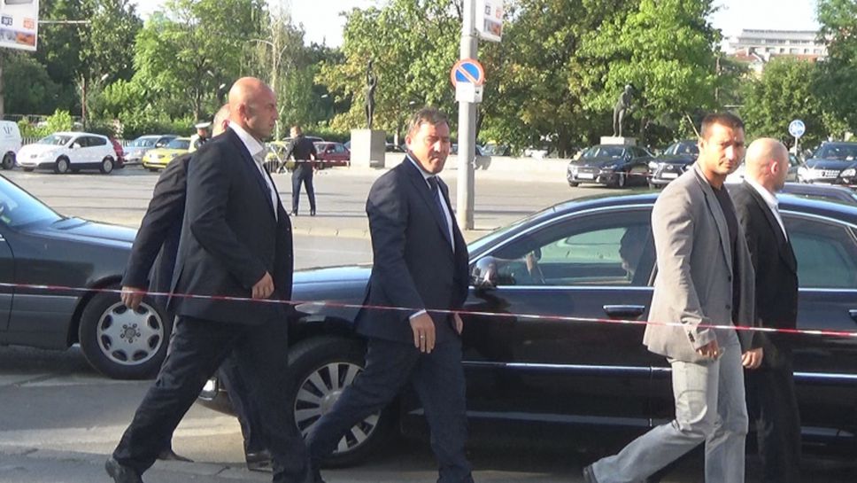 Младен Михалев гледа "Славия" в Лига Европа