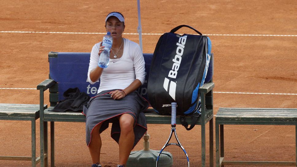 Виктория Томова загуби от квалификантка на старта в Испания