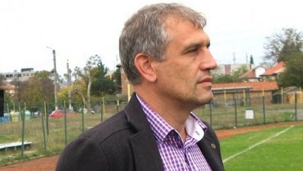 Благомир Митрев дебютира с победа начело на новия си отбор в Германия