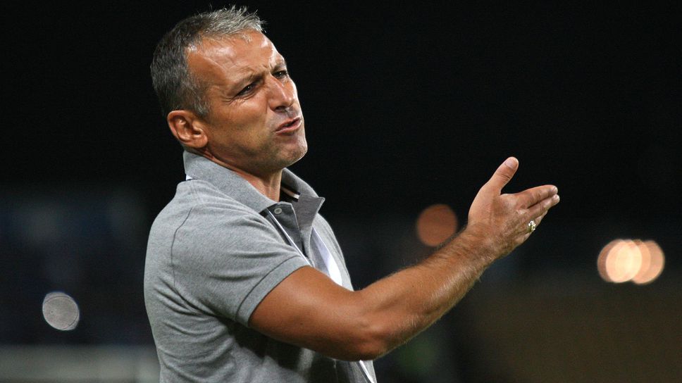 Утре Нефтохимик Бургас приема Левски Карлово Срещата е от 17 ия