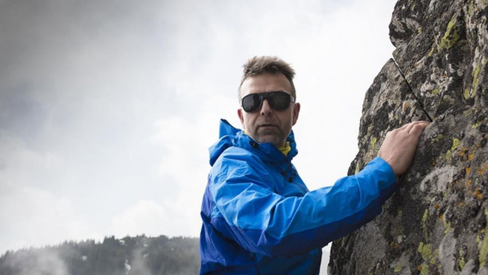 Боян Петров в юбилейна фотосесия преди да поеме към връх Гашербрум II