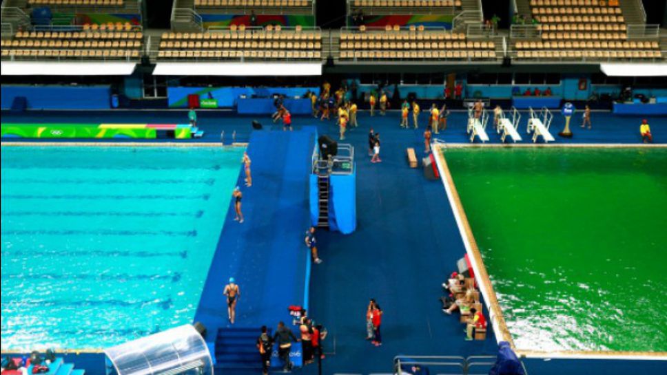 Олимпийски басейн стана зелен