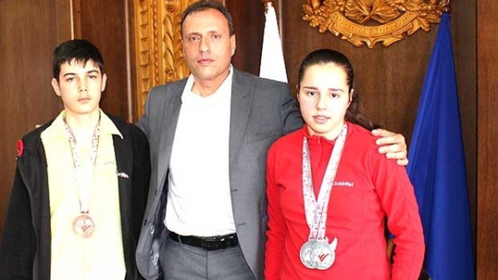 Европейските медалисти от таекуон-до клуб "Хоук - Банско" с награди от кмета