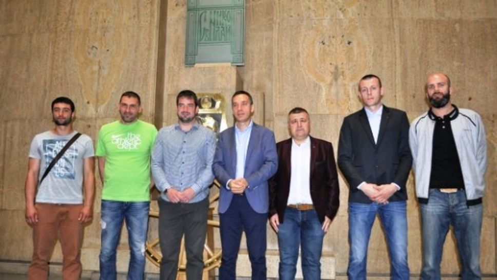 Кметът на Бургас награди шампионите от Нефтохимик