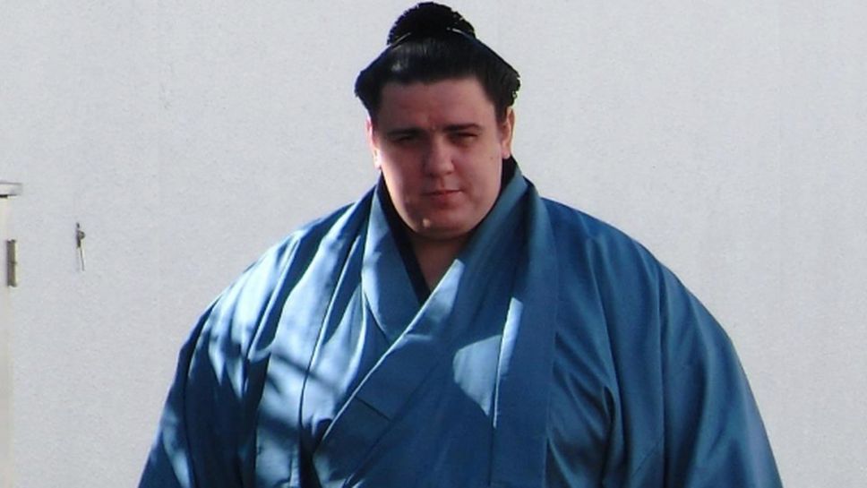 Нова загуба за Аоияма на турнира по сумо в Токио