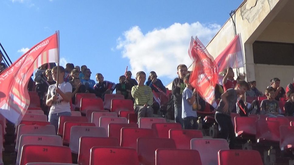 Млади футболисти подкрепят "Царско село" в "Надежда"