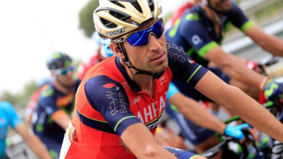 Нибали с първа победа за Италия в Джирото тази година, повик на природата спря лидера