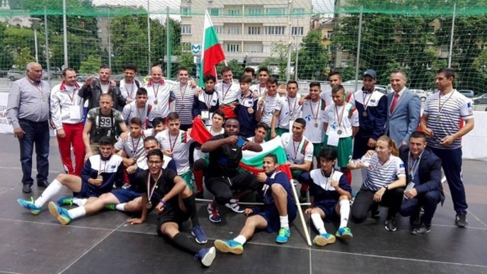 България с бронзов медал от Европейския шампионат по стрийт футбол за бездомни в София