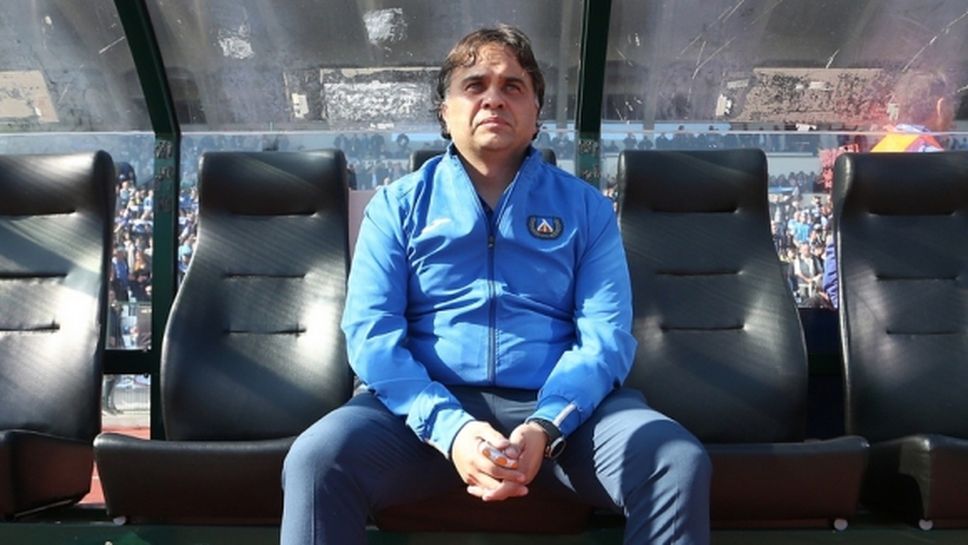 Ники Митов остава треньор на Левски