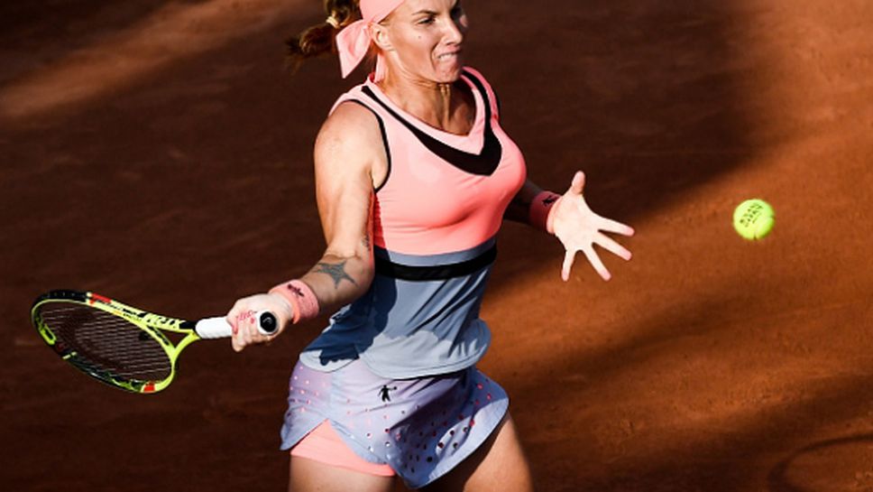 Шампионката от 2009 г. Светлана Кузнецова продължава в третия кръг в Париж