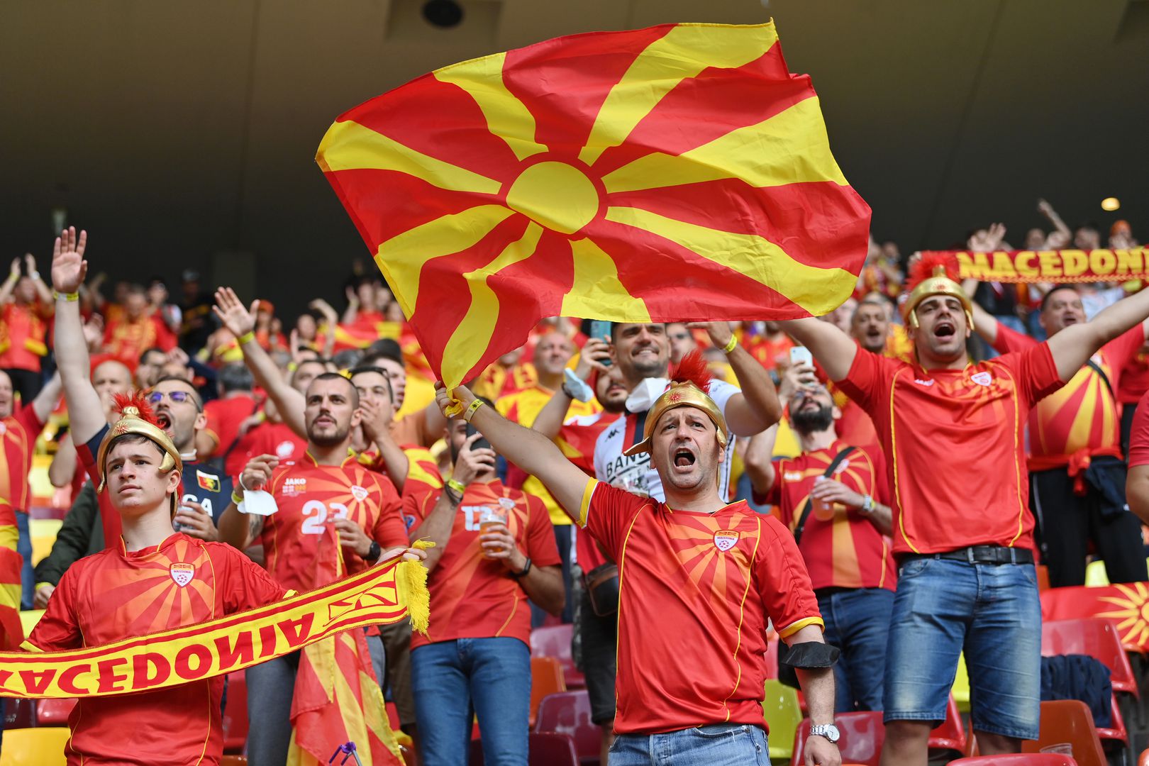 Феновете на Северна Македония подлудиха Букурещ