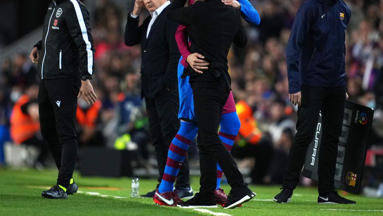  Чави уведомил Пике, че не счита да разчита на него, бранителят отказал да напусне 