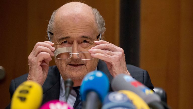  Бившият финансов шеф на ФИФА ще дава показания по делото против Блатер и Платини 