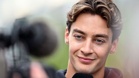  Ръсел е отхвърлил офертата на Мерцедес за нов контракт? 