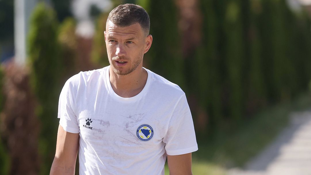 Париж ФК преговаря с Един Джеко