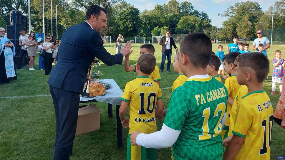 Министър Пешев откри спортен комплекс в Крумово