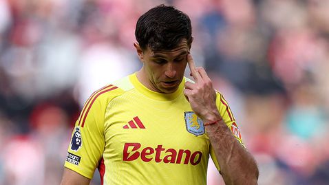  От Манчестър Юнайтед са декларирали интереса си към Емилиано Мартинес, само че към този момент няма да работят 