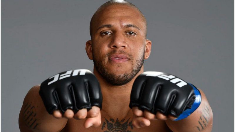 Сирил Ган: Дерик Люис няма да ме докосне