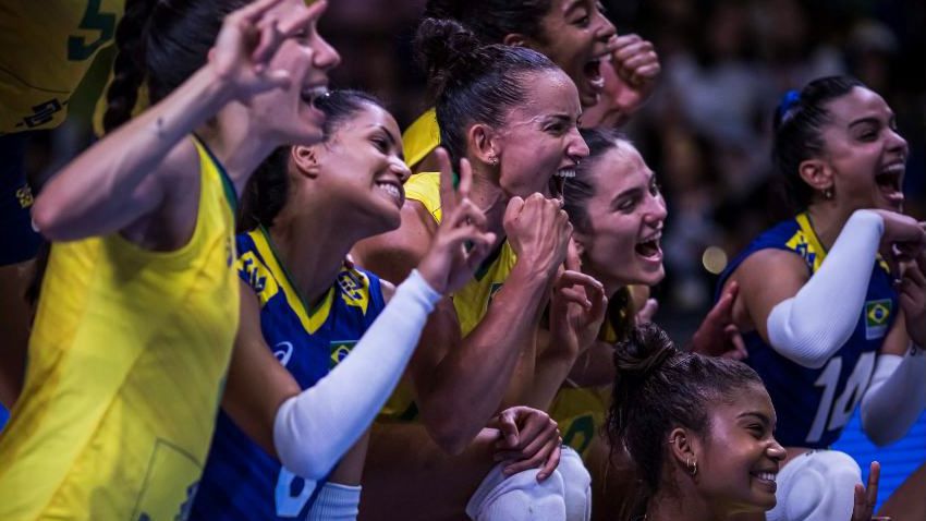 Бразилия на полуфинал на Лигата на нациите след измъчена победа над Япония 🏐