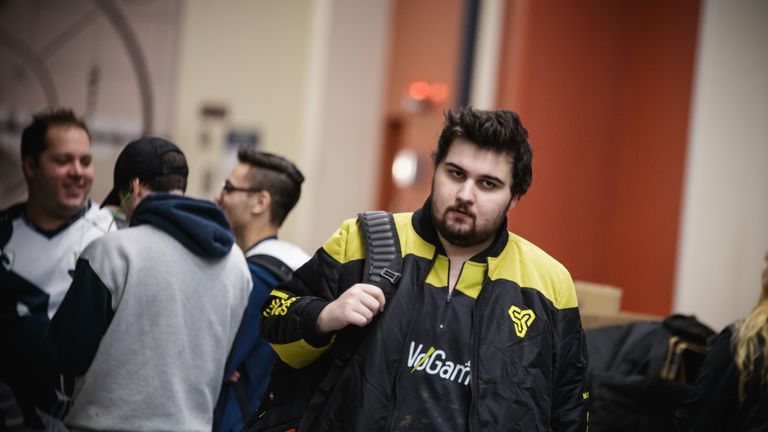 has been benched due to roster update kadro güncellenmesi