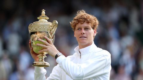  Синер си резервира място в историята с първия си успех на 