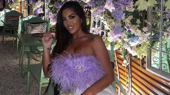 Спортна журналистка с нова доза еротични снимки