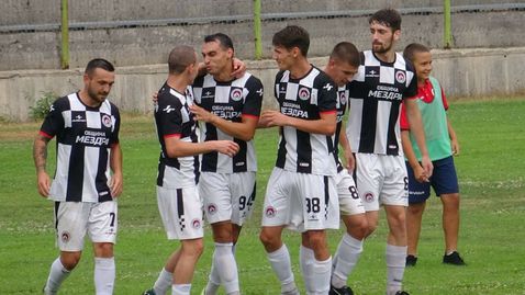  Трета поредна победа желаят в Локо (Мездра) 