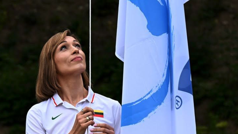 Шефът на Световното гребане връчи на Пловдив знамето на следващото световно първенство за юноши през 2026 година