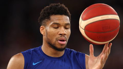 Гърция без Янис и срещу Черна гора