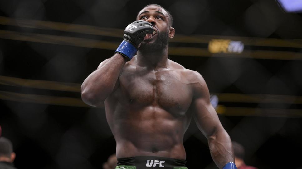 UFC боец шашна Джо Роугън: Пия преди битките