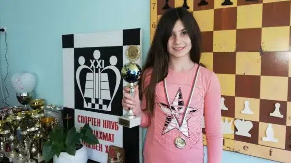 Плевенска шахматистка с награда от международен турнир за мъже