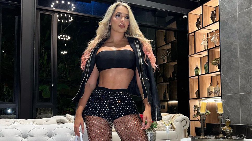 Фитнес модел пали страстите с убийственото си тяло