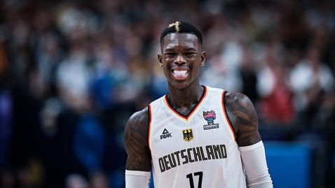 17 тройки на Германия спряха Гърция към полуфинала, дисквалификации за Адетокунбо и Шрьодер