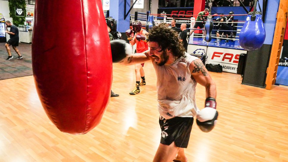 Михаил Велчовски донесе първа българска победа на EFA 1