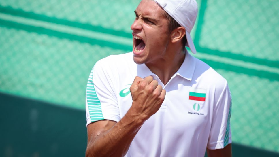 Дебютантът за България Александър Василев надделя с 2 0 сета над