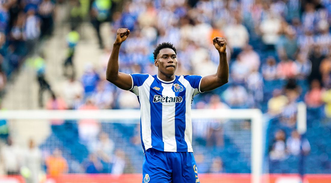 Порто продължи перфектната си серия