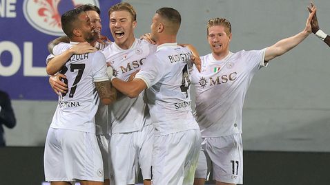  Наполи отнесе Фиорентина като посетител, Хойлунд дебютира с гол 