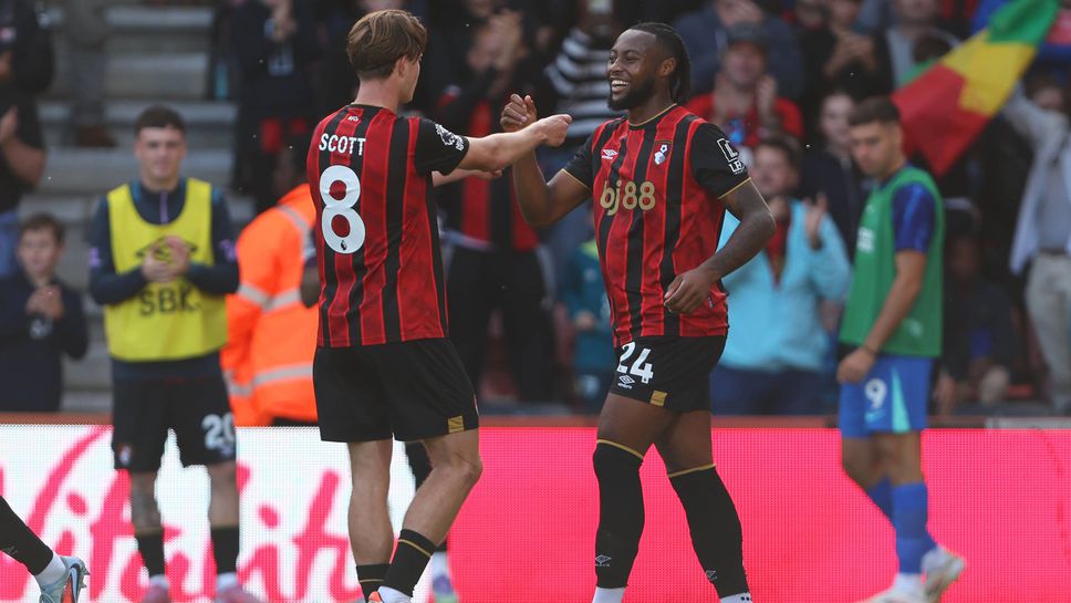 Борнемут продължи с отличното си представяне