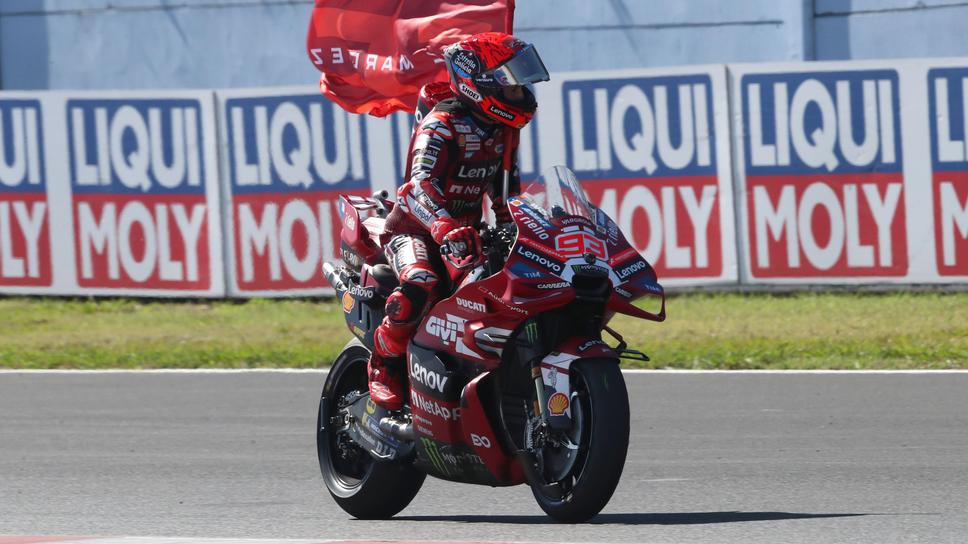 Марк Маркес поведе в MotoGP, след като отново спечели Гран При на Сан Марино