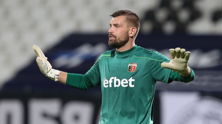  Марто Луков гонил цяла нощ гущер 