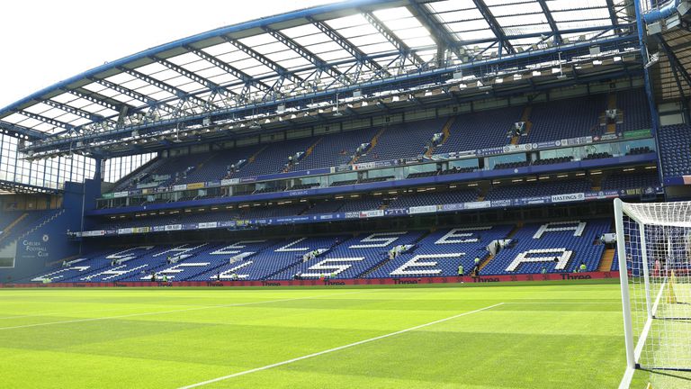 Челси до привличането на главния скаут на Саутхамптън Джо Шийлдс